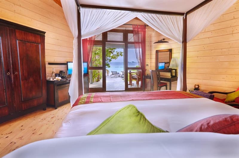 Komandoo Maldives - Tengerparti villa - Image 1