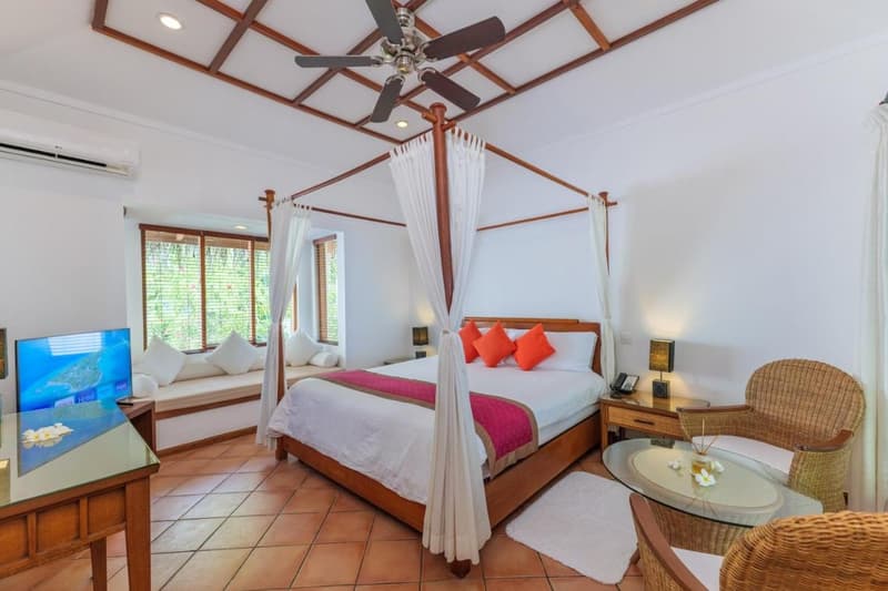 Kuramathi Maldives - Deluxe Beach Villa - Image 1
